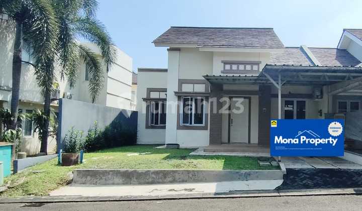 Comfortable Residence in the Tourist City House at the Main Gate of Cibubur Tourist City, Jl. Alternatif Cibubur, Nagrak, Gunung Putri, Bogor, West Java, Indonesia, 16967, Tourist City