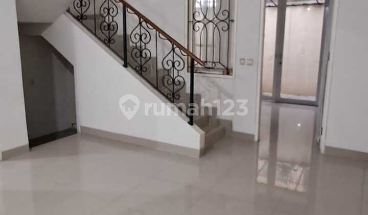 Rumah Siap Huni & Semi-Furnished di Legenda Wisata - Lokasi Strategis & Nyaman! 2