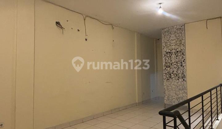 For Sale Shop House in Kota Wisata Shop house in Kota Wisata 60.0 m² Freehold Title 2