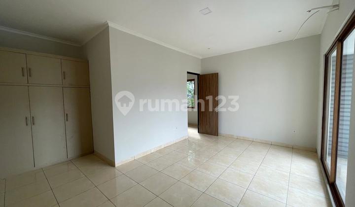 For Sale House in Legenda Wisata House 2