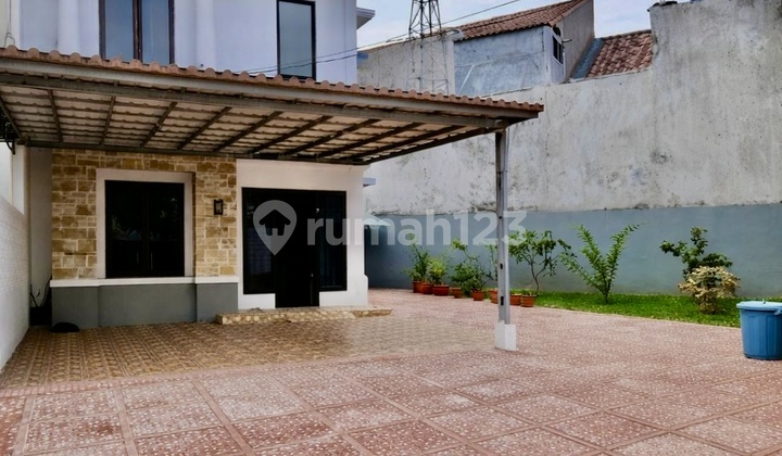 Ready-to-Occupy House in Rafles