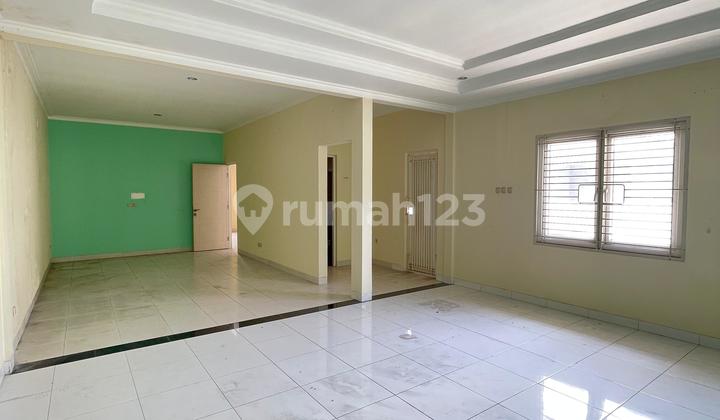 Rumah Ekslklusif di Kota Wisata 2