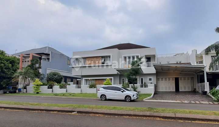 Rumah Mewah Ada Kolam Renang di Kota Wisata 2