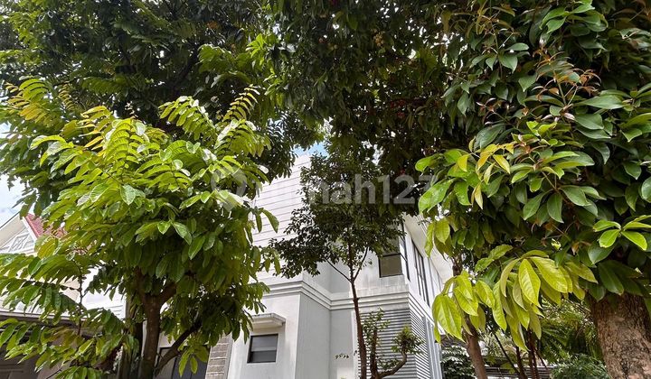 Hoek Large House Ready to Occupy in Cibubur Tourism City 2