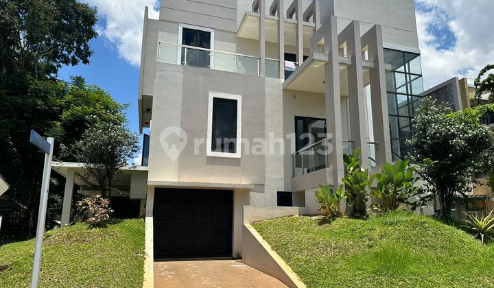 Dijual Cepat Rumah Mewah 3 Lantai Ada Basement Di Legenda Wisata 
