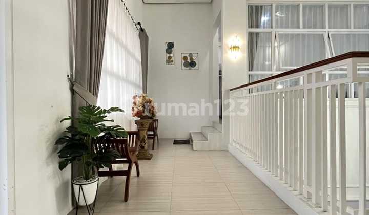 Rumah Mewah dan Modern di Kawasan Elite Kota Wisata