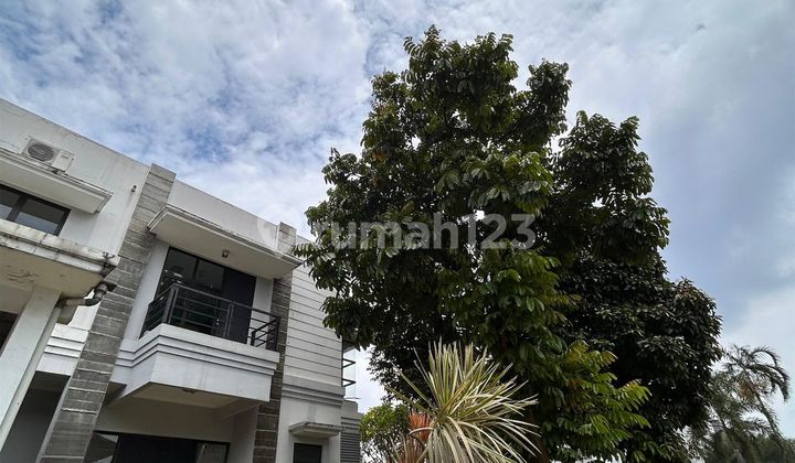Rumah Besar Hoek Siap Huni di Kota Wisata Cibubur