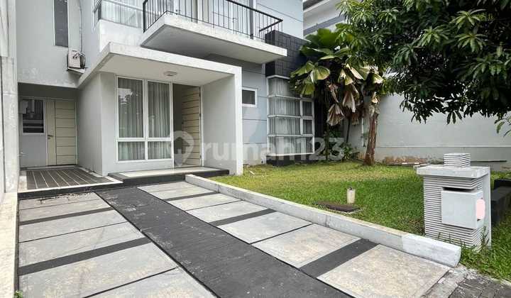 House Near Living World Mall in Kota Wisata