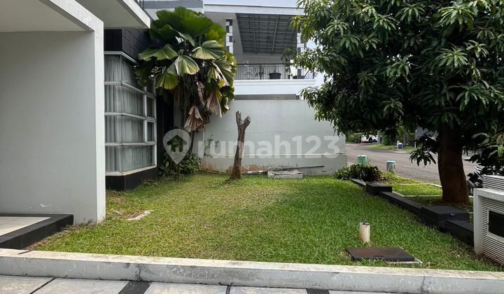 Rumah Dekat dengan Mall Living World di Kota Wisata 2