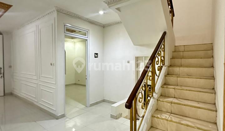 Rumah Besar 3 Lantai Harga Murah Siap Huni Di Kota Wisata Cibubur  2