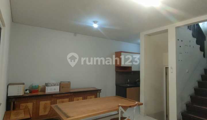 Rumah Full Furnished Dekat Akses LRT di Raffles Hills 2