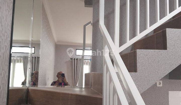 Dijual rmh modern keren,mewah lokasi pinggir jln raya di cipinang 2