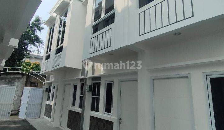 Dijual rumah 2 lt,modern minimalis ditengah kota harga terjangkau 2