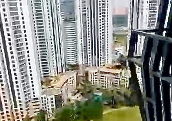 THE MANSION APARTMENT at DUKUH GOLF KEMAYORAN.