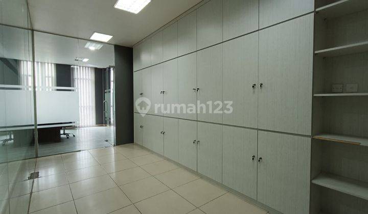 DISEWAKAN RUKAN HOOK 4 LANTAI FULL FURNISHED DI GRAHA BOULEVARD KELAPA GADING, JAKARTA UTARA 2