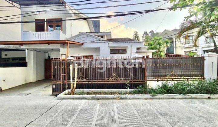 RUMAH HOEK DI JALAN KELAPA LILIN KELAPA GADING JAKARTA UTARA 1