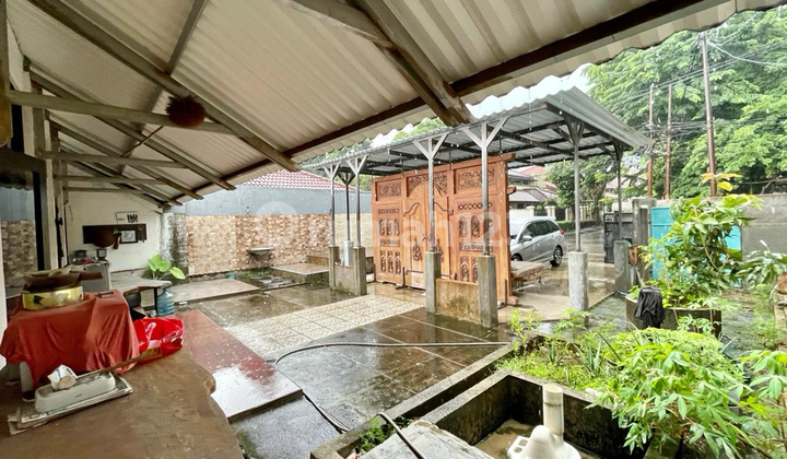 Rumah Tua 2 Lantai Hitung Tanah di Jalan Bintaro Tengah, Bintaro, Pesanggrahan, Jakarta Selatan