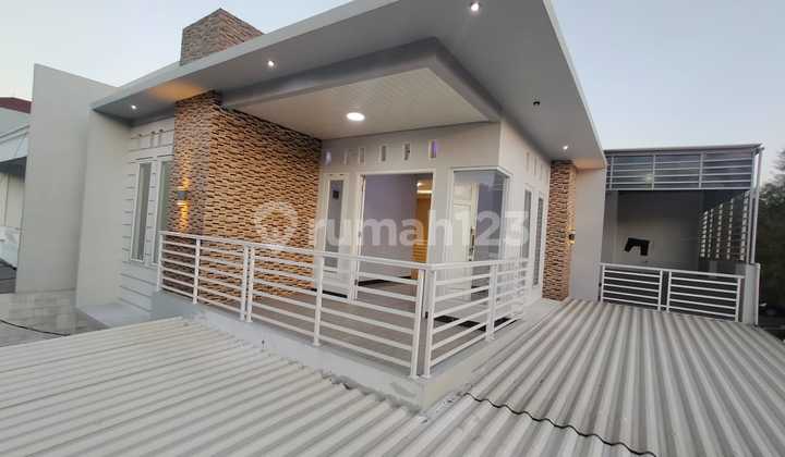 Sell House in Pondok Kelapa, East Jakarta Sell House in Pondok Kelapa, East Jakarta