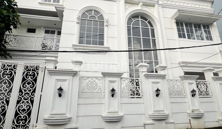 Sell Luxury House In Jagakarsa South Jakarta Sell Luxury House In Jagakarsa South Jakarta