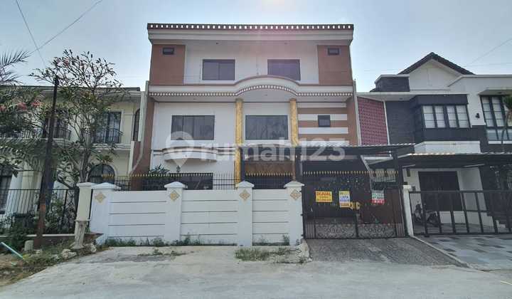 DIJUAL CEPAT RUMAH MURAH 12 X 20 3 LANTAI DI REGENCY VILLA MELATI MAS SERPONG TANGERANG SELATAN