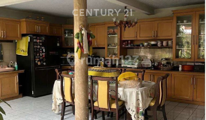 Very Strategic House in Supratman, Bandung City 2