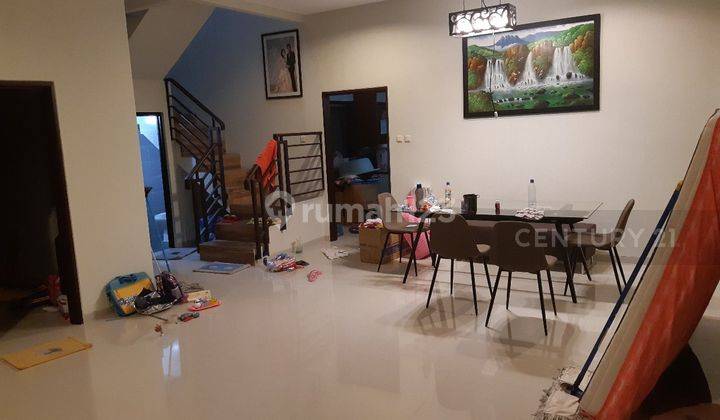 Rumah Bagus Lokasi Elite Singgasana Pradana 2