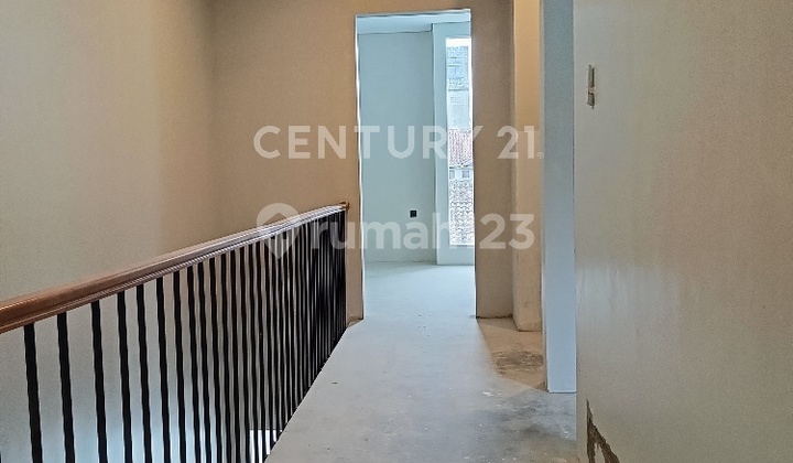 Rumah Baru Minimalis Modern Di Tengah Kota Bandung  2
