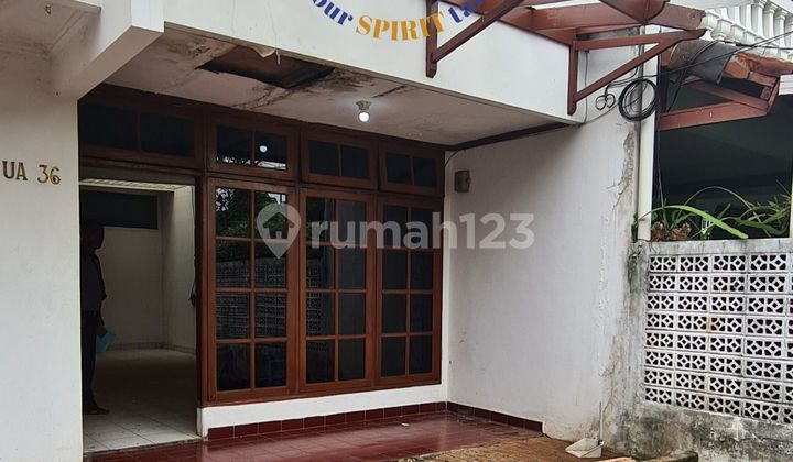 Dibawah NJOP! Rumah Hitung Tanah di Pondok Indah. Depan Taman Jalan Lebar SHM