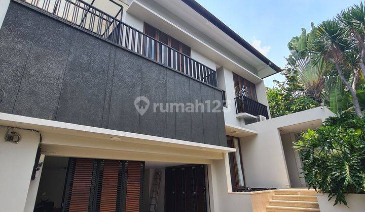 Rumah Baru Renovasi Dengan Kolam Renang Dan Taman Shm Di Cipete 2