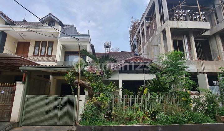 Rumah dibawah njop Jalan Lebar 3 Mobil Lingkungan Tenang Hadap Barat Pondok Indah