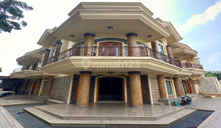 Rumah Mewah Klasik Cempaka Putih Full Furnished 1