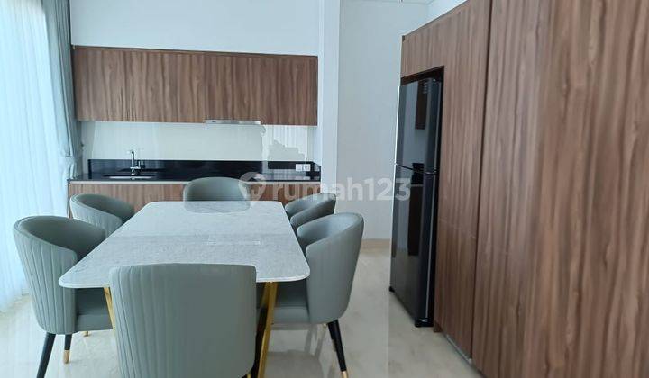 Sewa Apartemen Full Furnished  3 Kamar Tidur View Grand Indonesia 2