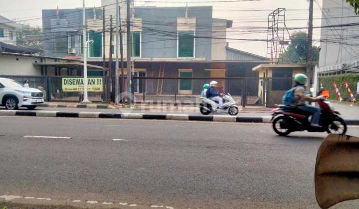 Ready-to-occupy building for rent in the Pasar Minggu Central Business District. Located on the main highway, so it is very suitable for offices and warehouses. Ready-to-occupy building for rent in the Pasar Minggu Central Business District. Located on the main highway, so it is very suitable for offices and warehouses.