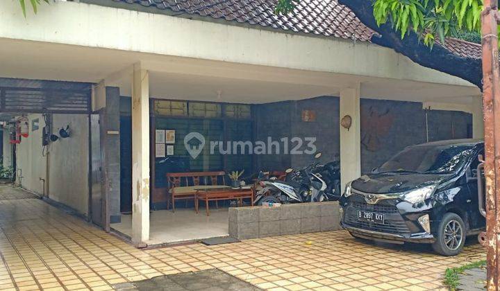 Rumah Tua Layak Huni di Kawasan Elite Menteng Jakarta Pusat