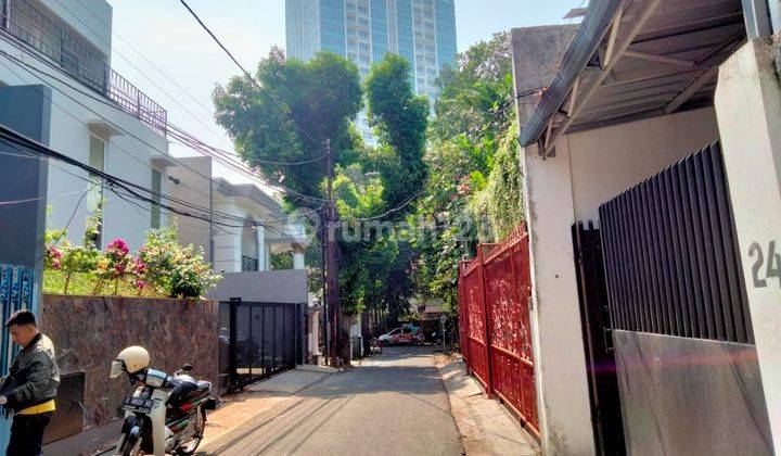 Rumah Lama Bonus Bangunan di Kawasan Elite Kebayoran Baru 2