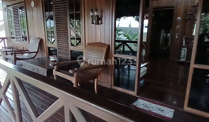 Rumah Villa Eksotik Dan Elegan Model Panggung Terbuat Dari Kayu Ulin di Komplek Perumahan Green Apple Cipanas Puncak Cianjur 2