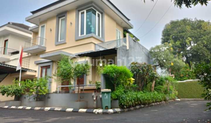 Exclusive and Luxurious House in the Elite Area of West Pejaten, South Jakarta, near Kemang Village and Pejaten Village 2