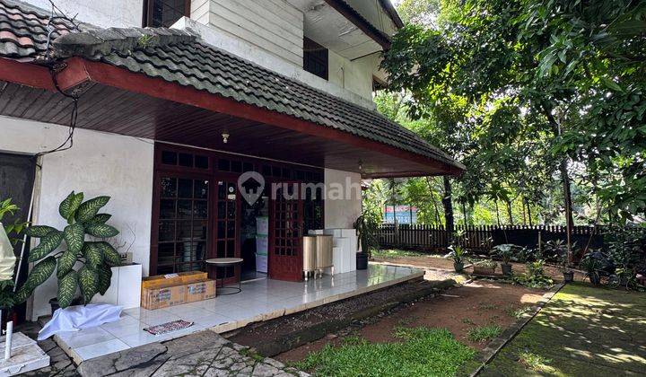 Rumah ASRI dan NYAMAN di Kawasan Elite Kebayoran  Baru dekat Majestik , Blok M dan Bulungan  sangat cocok buat usaha dan Kantor