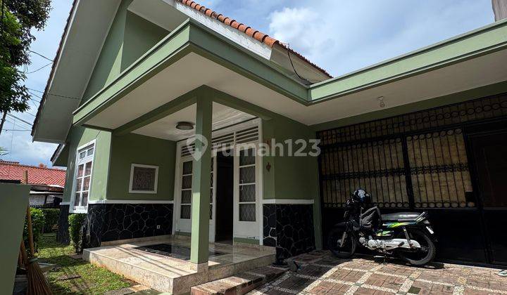 Rumah Asri Dan Nyaman di Kawasan Pemukiman Elite Kebayoran Baru Jakarta Selatan .Lokasi Dekat Ke Kantor Walikota Jakarta Selatan , Sangat Cocok Buat Kantor Dan Tempat Tinggal. 1