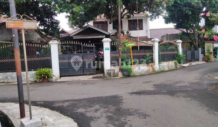 Rumah ASRI dan Tenang di Komplek Departemen Luar Negeri Cilandak Jakarta Selatan sangat cocok buat Tempat tinggal dan usaha . Rumah ASRI dan Tenang di Komplek Departemen Luar Negeri Cilandak Jakarta Selatan sangat cocok buat Tempat tinggal dan usaha .