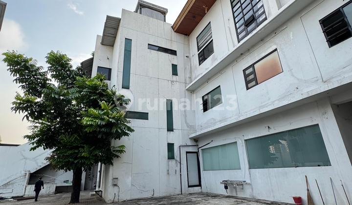 Gedung Eklusif dan Mewah Siap Huni di Kawasan Elite Kebayoran Baru . Dekat ke Scbd dan Mabes Polri 2