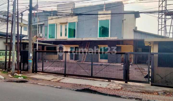 Gedung Siap Huni Disewakan di Kawasan Pusat Bisnis Pasar Minggu . Lokasi Berada di Jalan Raya Utama Jadi Sangat Cocok Buat Kantor dan Gudang 2