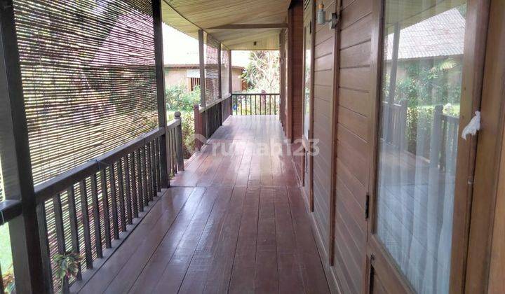 Rumah Villa Jual Setengah Harga Dengan Bangunan Eksotik,unik Dan Elegan Dikawasan Udara Sejuk Megamendung Bogor. Bangunan Terbuat Dari Kayu Ulin Jadi Sangat Kuat Dan Kokoh Sekali. 2