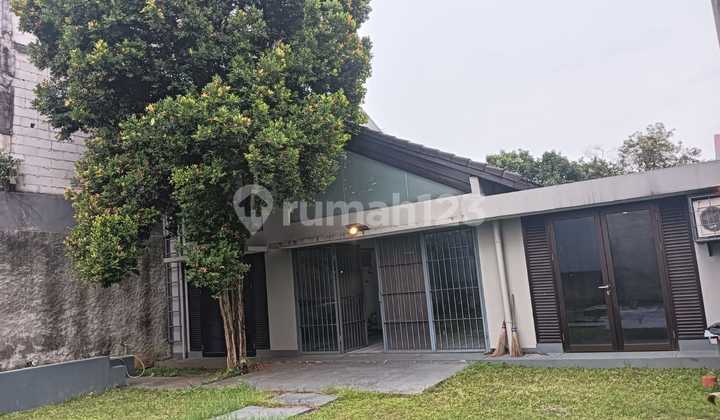 Rumah Asri semi Villa di Belakang AEON MALL Tanjung Barat Jakarta Selatan Sangat cocok buat tempat tinggal dan kantor . Rumah Asri semi Villa di Belakang AEON MALL Tanjung Barat Jakarta Selatan Sangat cocok buat tempat tinggal dan kantor .