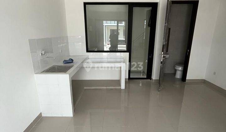 Disewa Murah Rumah 2 Lantai Pik2 Milenial Ukuran 4.5x10 1