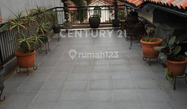 Rumah Strategis 4 Kamar Tidur Plus Kolam Renang Di Sentul City 2