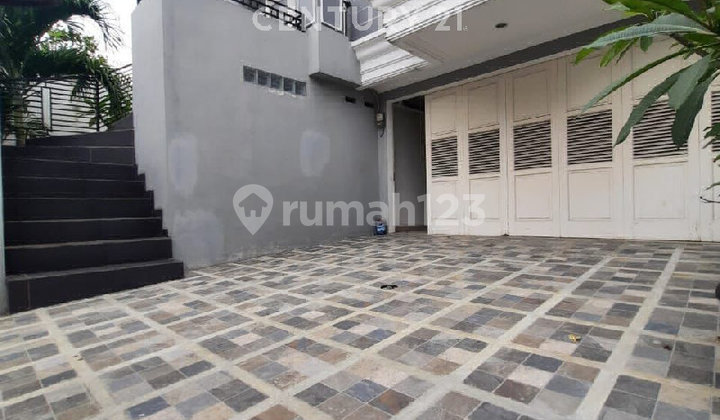 Rumah Baru Bagus 2 Lantai di Radio Dalam, Jakarta Selatan