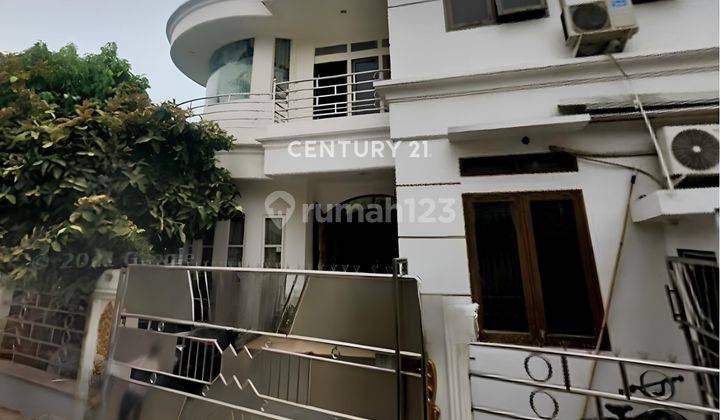 RUMAH HOOK MODERN CLASSIC SIAP HUNI DI PERUMAHAN PULO GEBANG JAKT 1