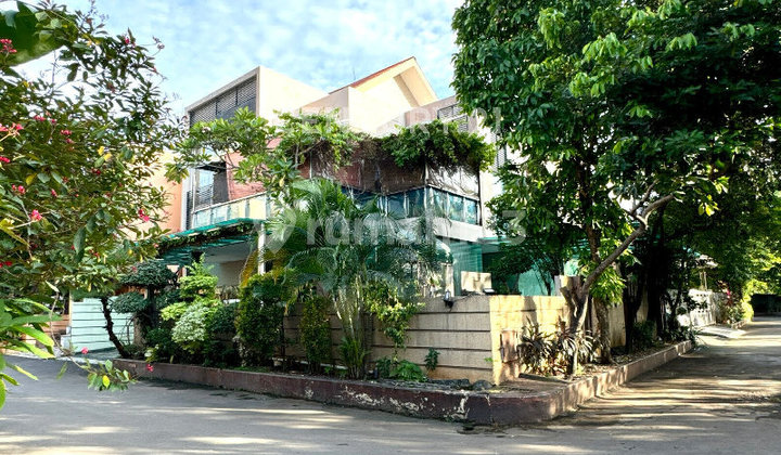 Luxury House in Billymoon Duren Sawit Pondok Kelapa, East Jakarta