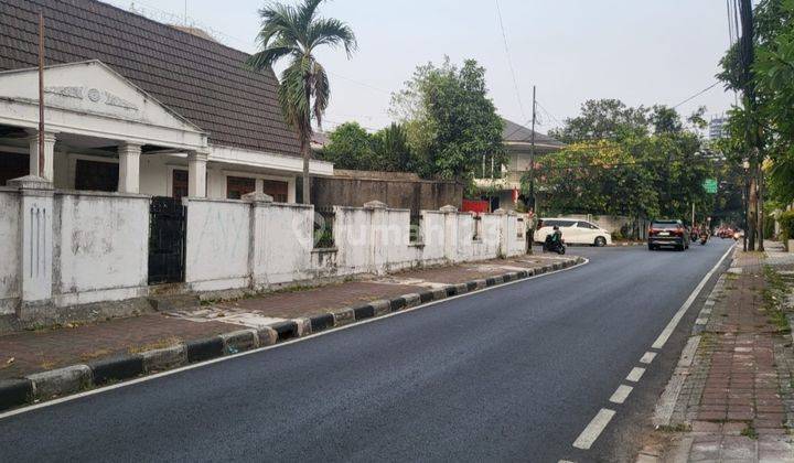 Rumah 2 Lantai Hook Di Daerah Menteng Jakarta Pusat 2